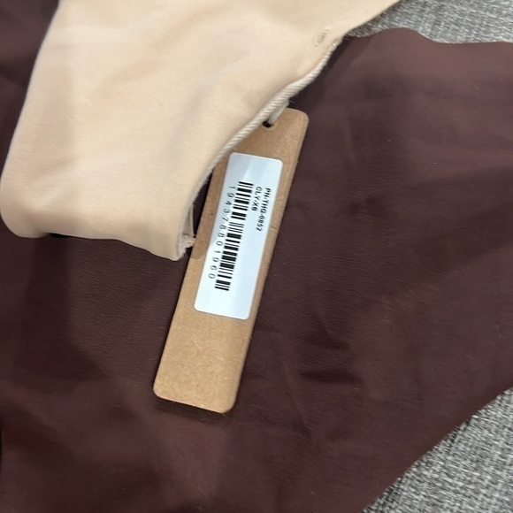 Skims Free cut Mid Waist thong - Picture 3 of 5